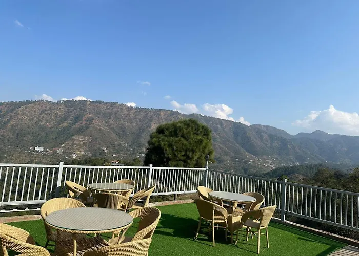 Kasauli Oaks With Pool By Kasauli Vista
